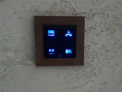 Włącznik dotykowy szkło i drewno